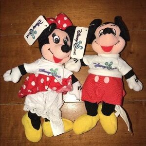 Mickey & Minnie Mouse Disney quest plush beanbag